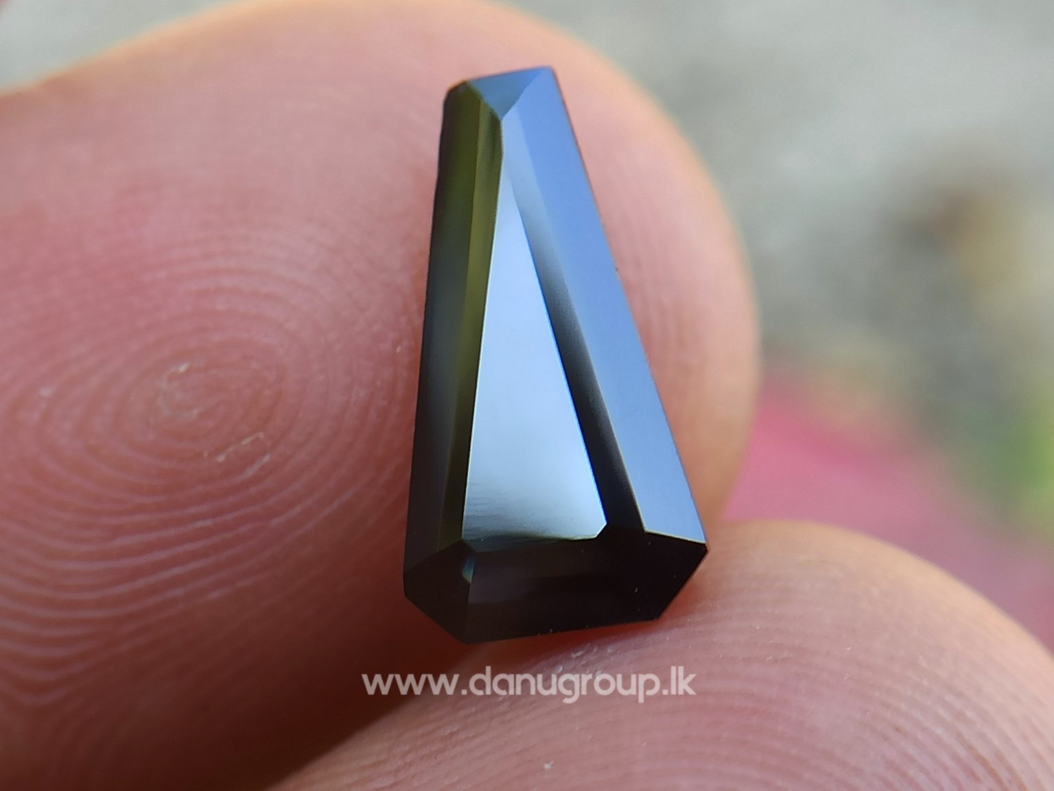 Ceylon Natural Dark Blue Sappphire Kaaka Neelam stone of planet saturn astrological gem danugroup.lk