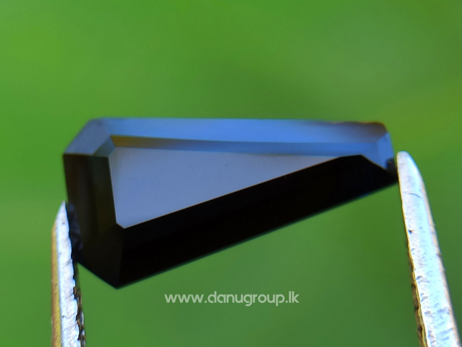Ceylon Natural Dark Blue Sappphire Kaaka Neelam stone of planet saturn astrological gem danugroup.lk