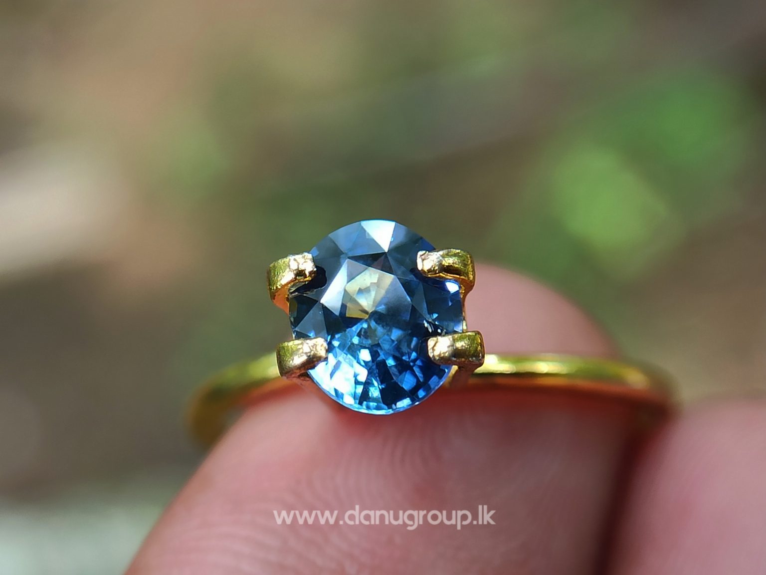 Ceylon Natural Unheated Blue Sapphire Oval Shape Stone from Danu Group -danugroup.lk