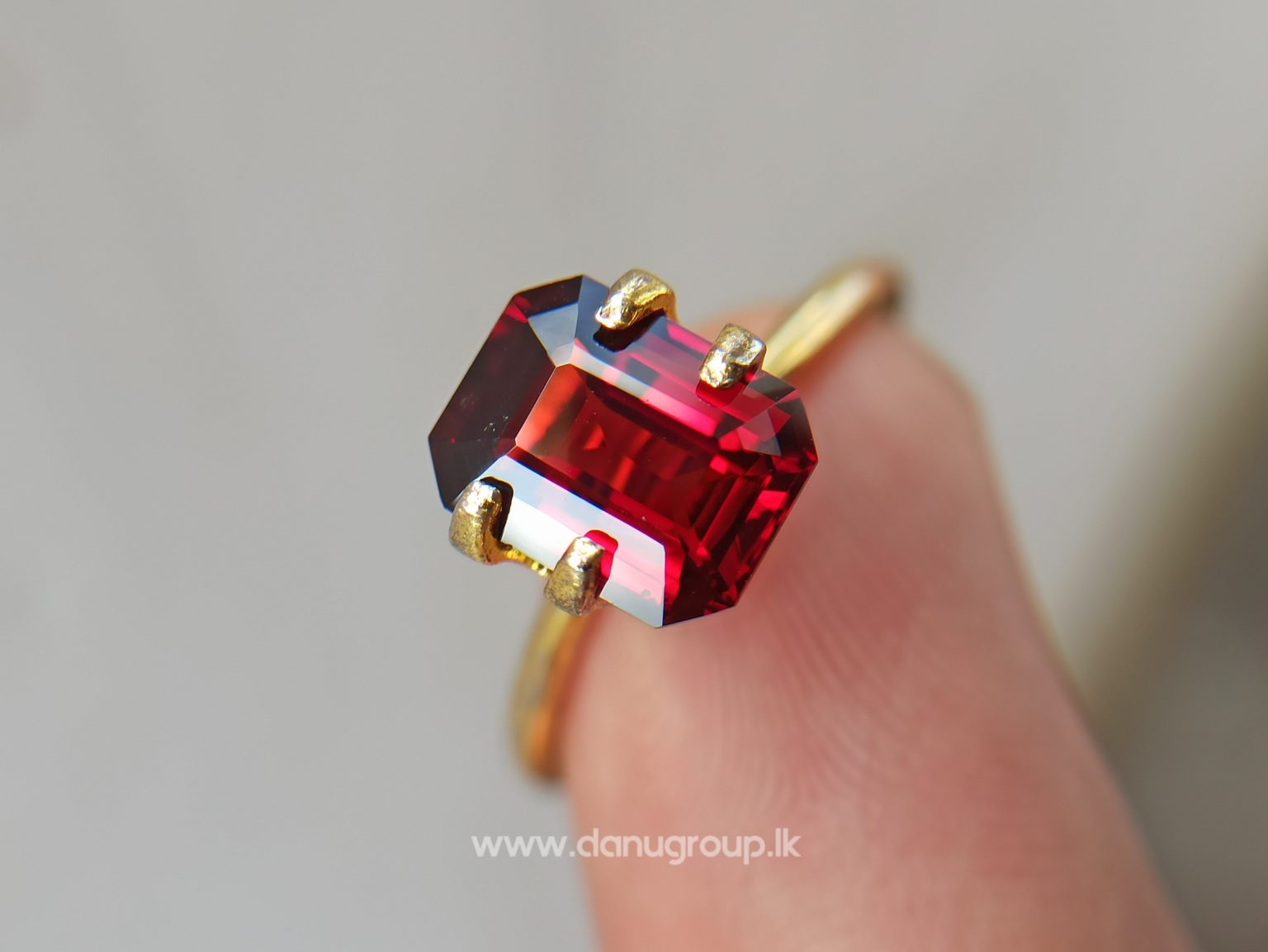 Ceylon Natural Pyrop Almandite Garnet from Danu Group