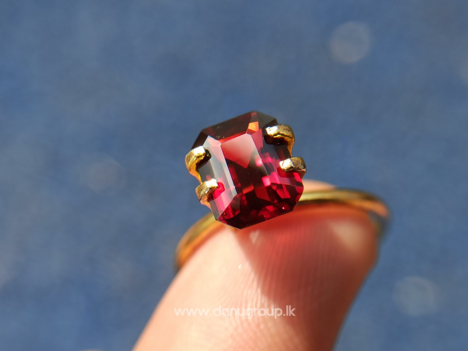 Ceylon Natural Pyrop Almandite Garnet from Danu Group
