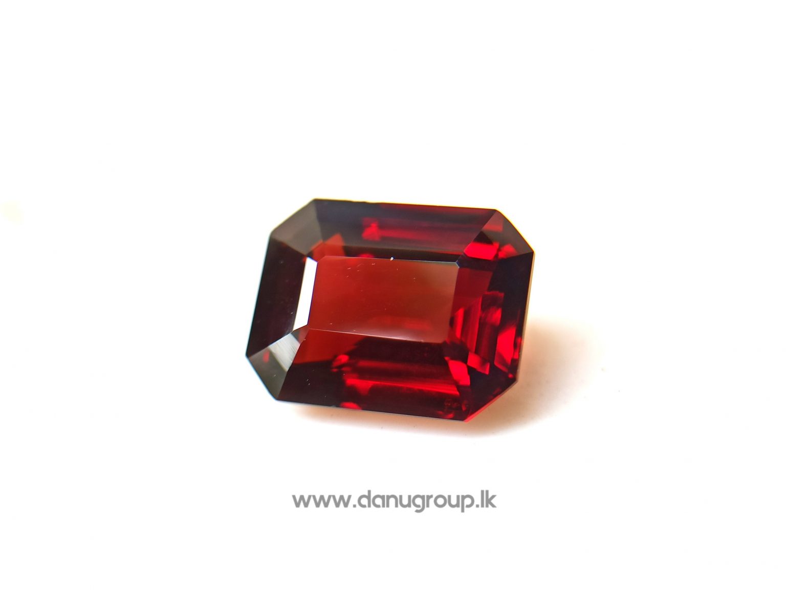 Ceylon Natural Pyrop Almandite Garnet from Danu Group