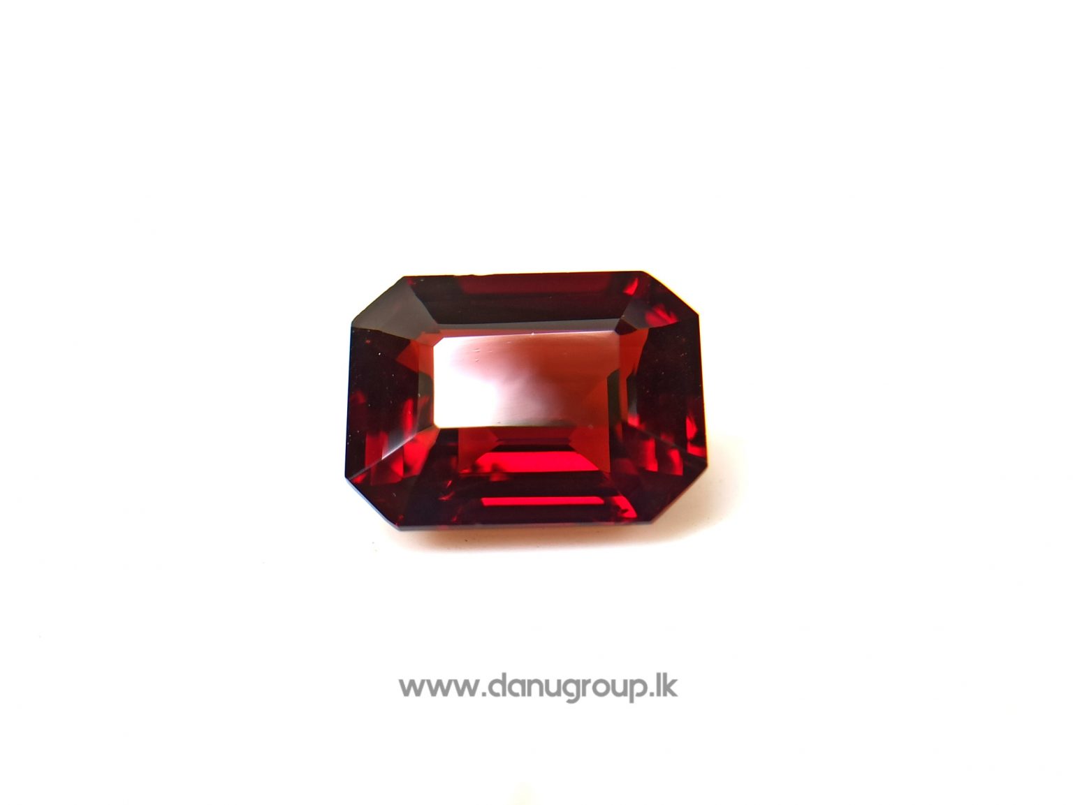 Ceylon Natural Pyrop Almandite Garnet from Danu Group