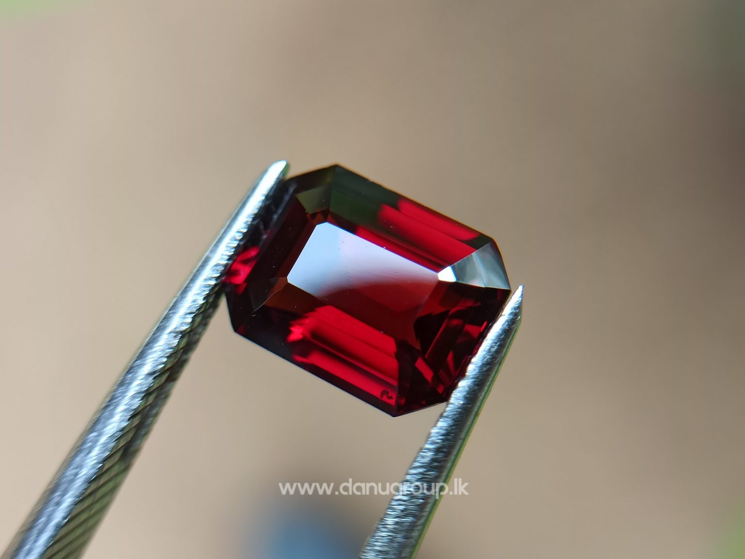 Ceylon Natural Pyrop Almandite Garnet from Danu Group
