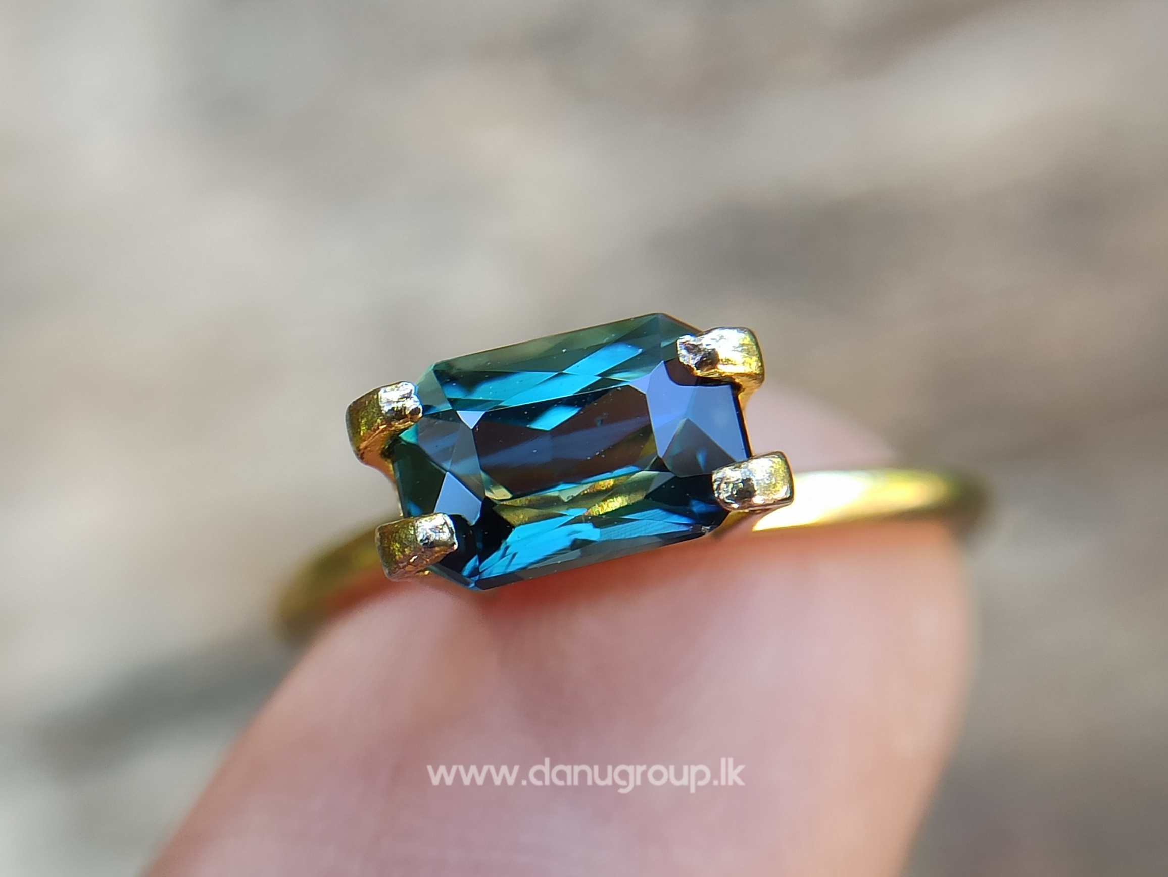 Large Cushion Green Sapphire Engagement Ring Gold Halo Diamond Ring | La  More Design