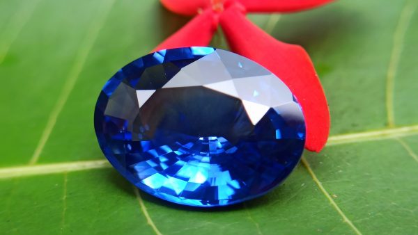 High Quality Ceylon Royal Blue Sapphire Big Oval stone from Danu Group