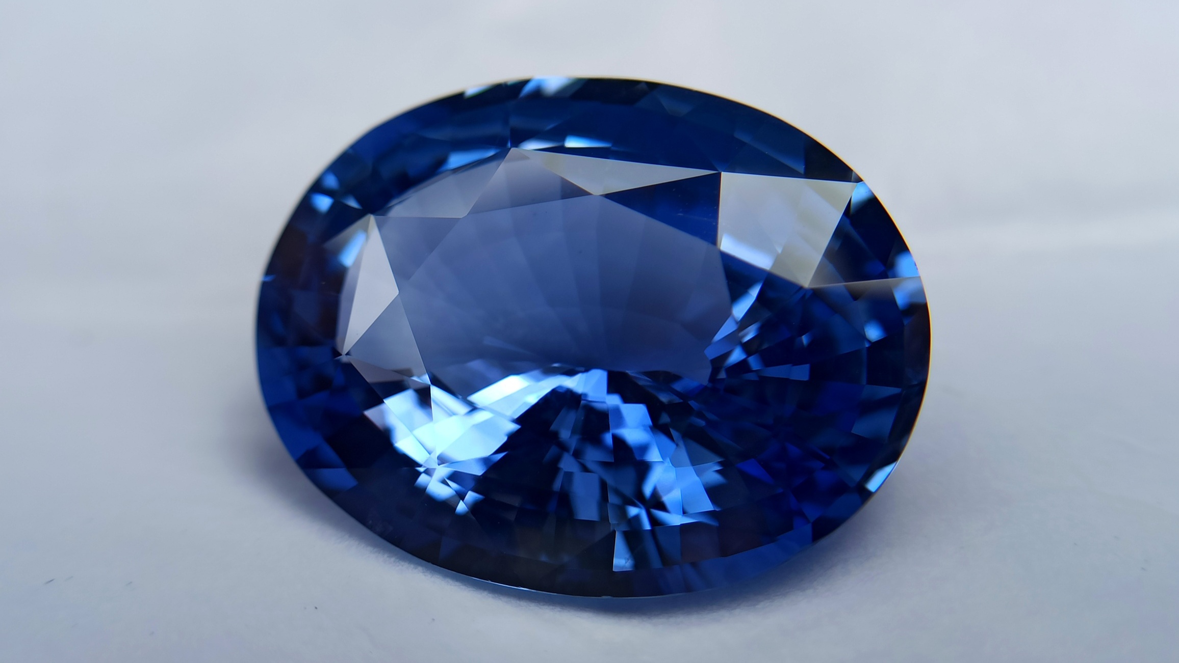High Quality Jewellery Grade Big Ceylon Blue Sapphire