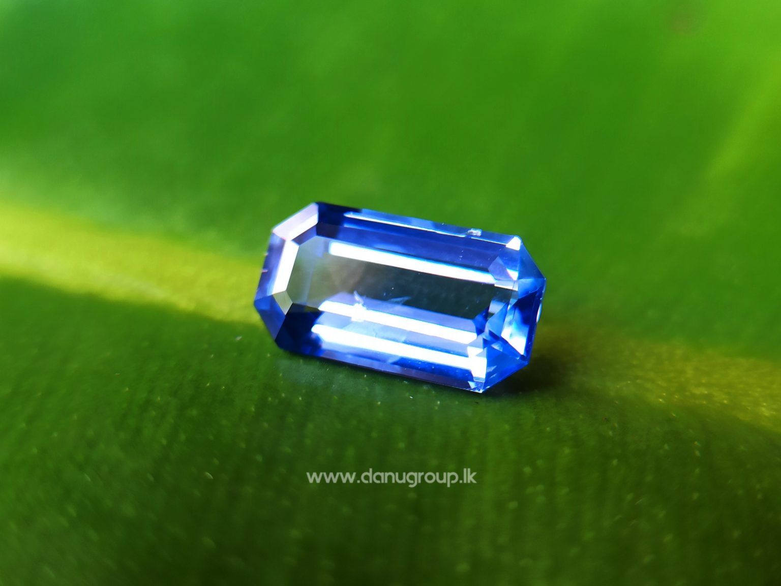 CEYLON BLUE SAPPHIRE OCTAGON SHAPE STONE NICE GEM FOR ENGAGEMENT RING - DANU GROUP GEMSTONES