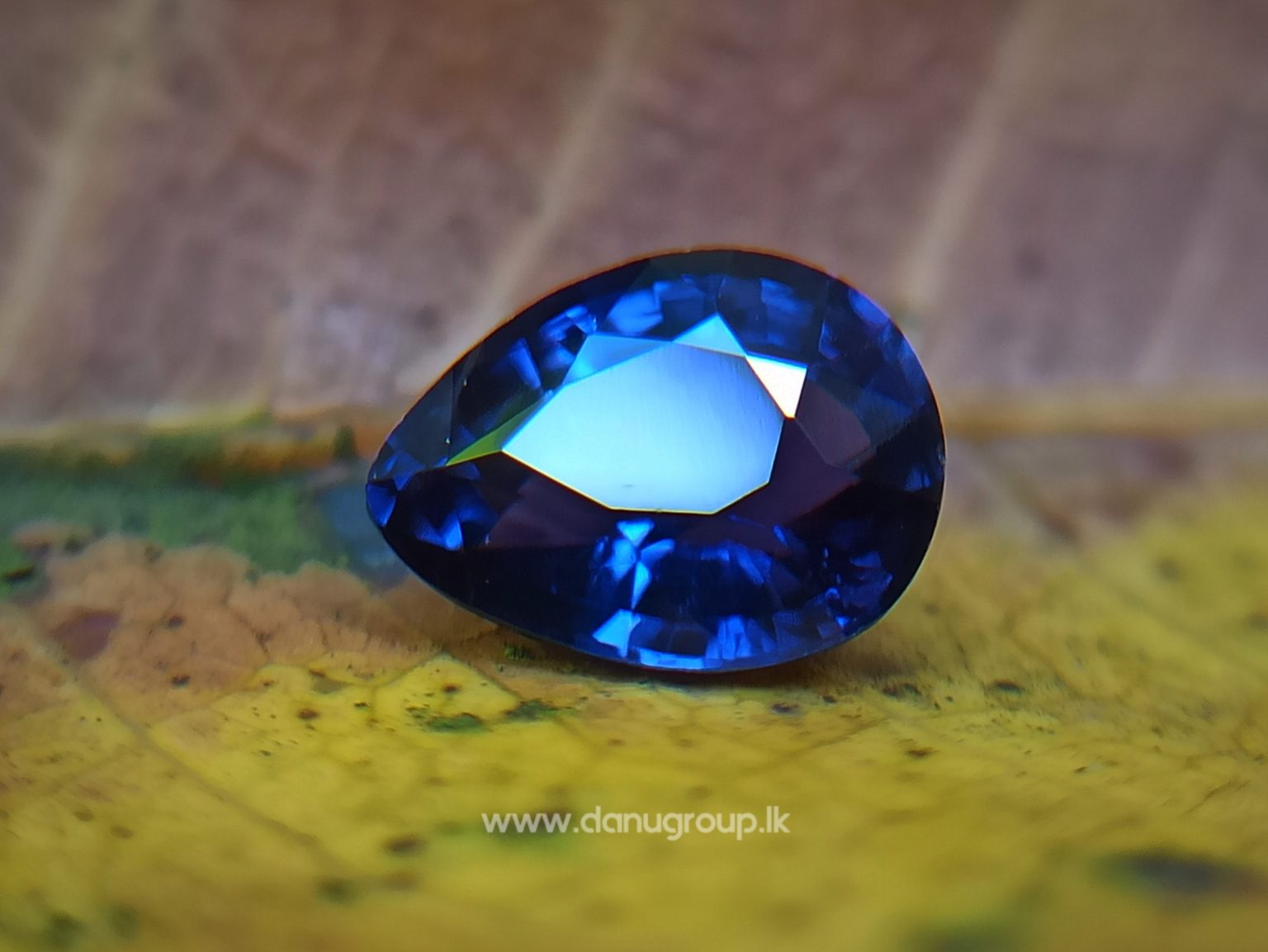 Color Change Sapphire - Pear Shape Blue to violet color changing sapphire stone from Sri Lanka