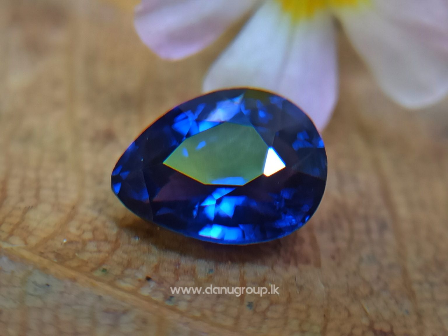 Color Change Sapphire - Pear Shape Blue to violet color changing sapphire stone from Sri Lanka