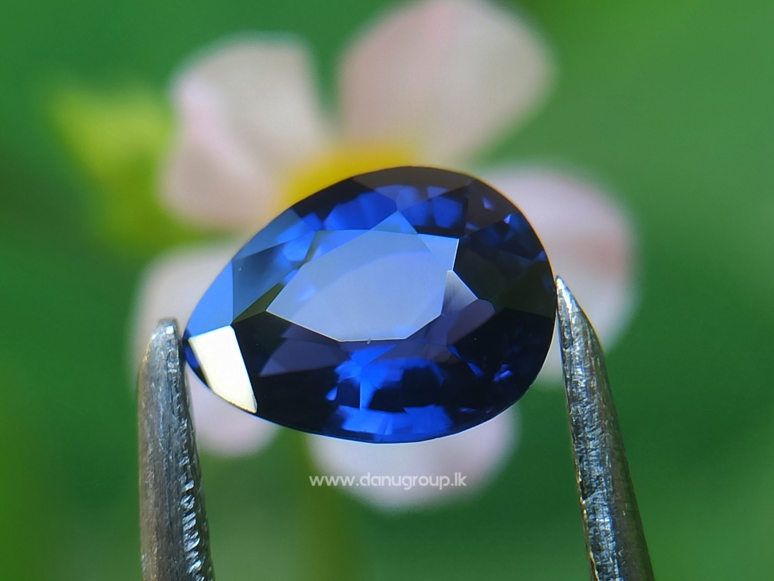 Color Change Sapphire - Pear Shape Blue to violet color changing sapphire stone from Sri Lanka