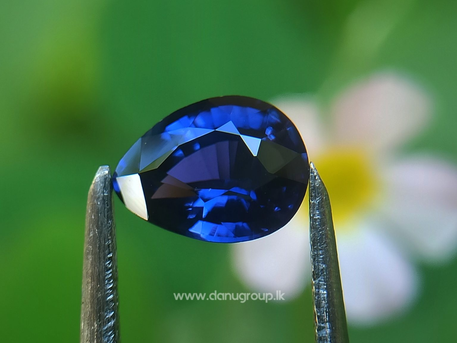 Color Change Sapphire - Pear Shape Blue to violet color changing sapphire stone from Sri Lanka