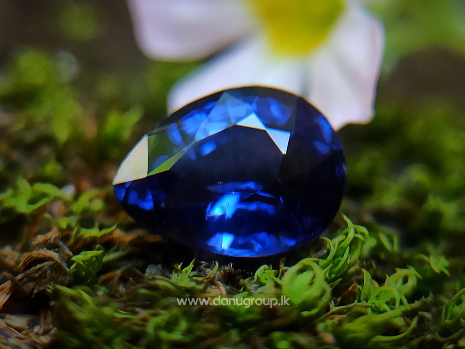 Color Change Sapphire - Pear Shape Blue to violet color changing sapphire stone from Sri Lanka