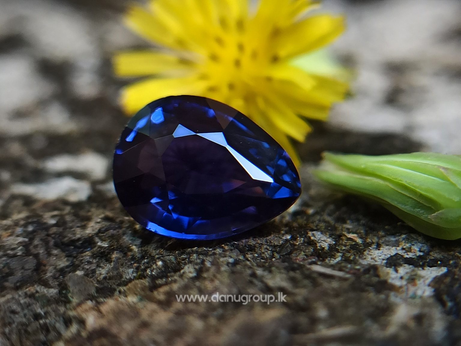 Color Change Sapphire - Pear Shape Blue to violet color changing sapphire stone from Sri Lanka
