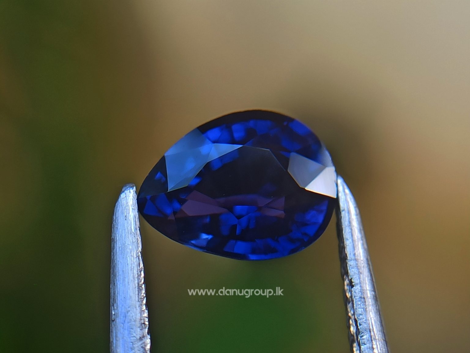 Color Change Sapphire - Pear Shape Blue to violet color changing sapphire stone from Sri Lanka