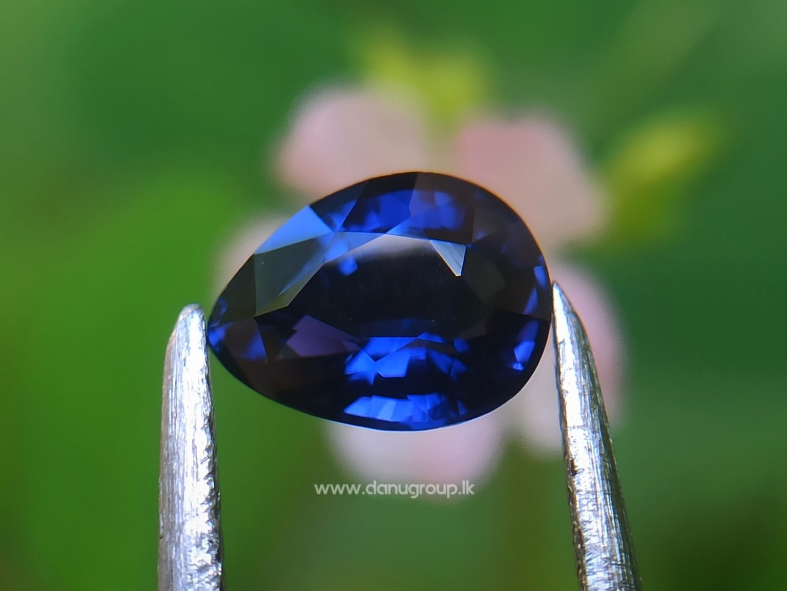 Color Change Sapphire - Pear Shape Blue to violet color changing sapphire stone from Sri Lanka