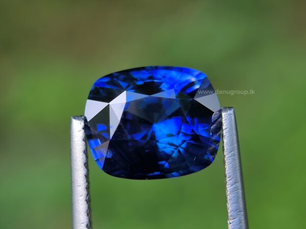 Ceylon Vivid Royal Blue Sapphire