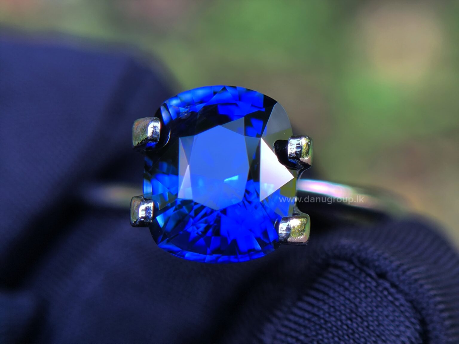 Ceylon Vivid Royal Blue Sapphire