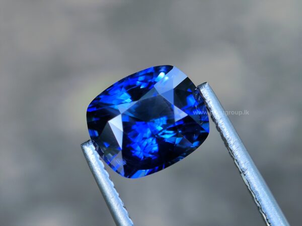 Ceylon Vivid Royal Blue Sapphire