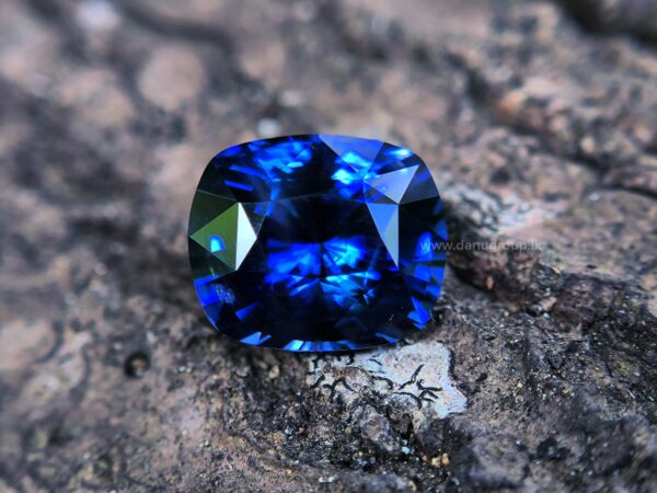 Ceylon Vivid Royal Blue Sapphire