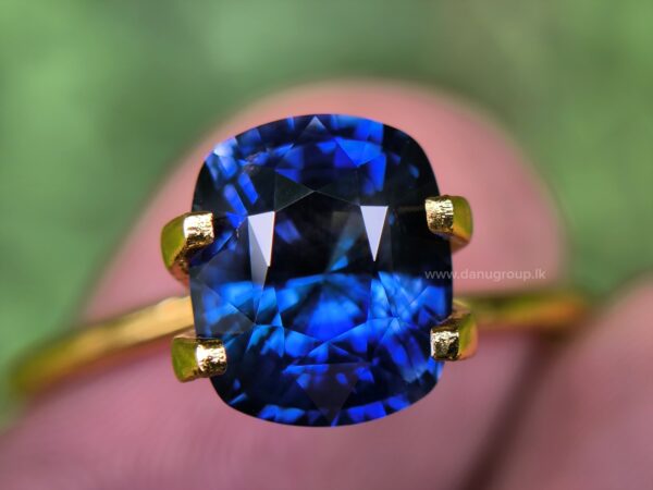 Ceylon Vivid Royal Blue Sapphire