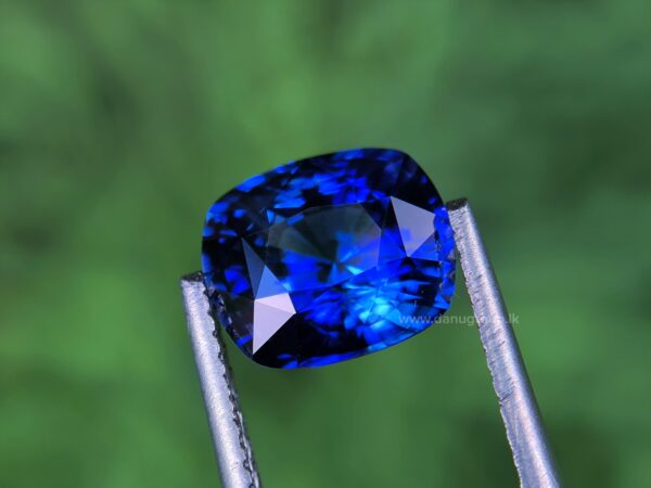 Ceylon Vivid Royal Blue Sapphire