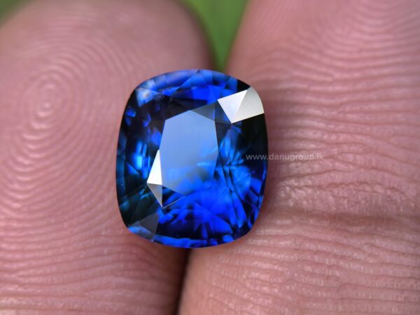 Ceylon Vivid Royal Blue Sapphire