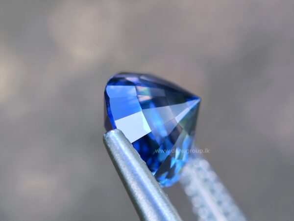 Ceylon Vivid Royal Blue Sapphire