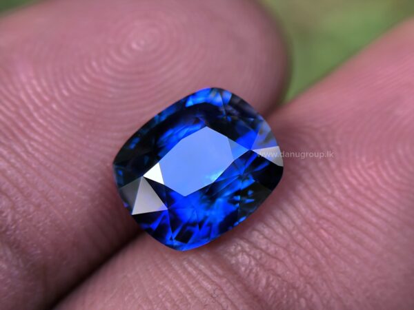 Ceylon Vivid Royal Blue Sapphire