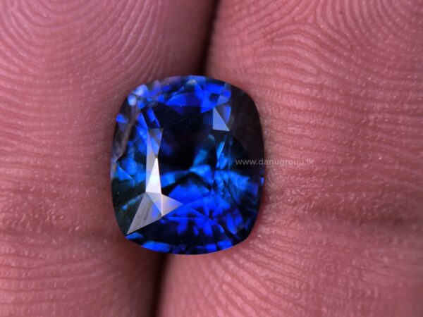 Ceylon Vivid Royal Blue Sapphire