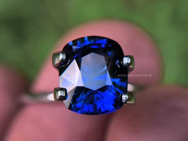 Ceylon Vivid Royal Blue Sapphire