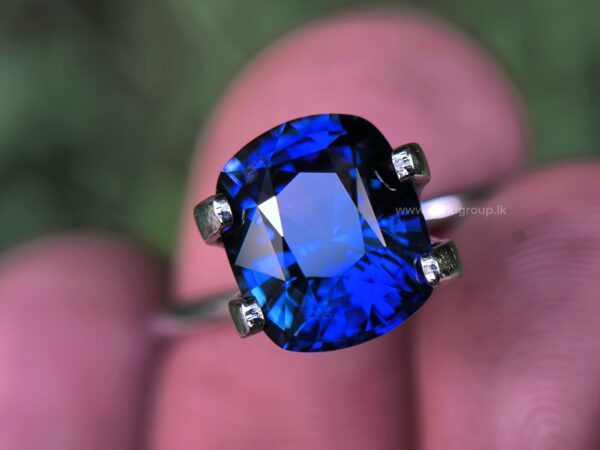 Ceylon Vivid Royal Blue Sapphire