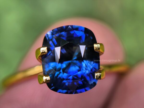 Ceylon Vivid Royal Blue Sapphire