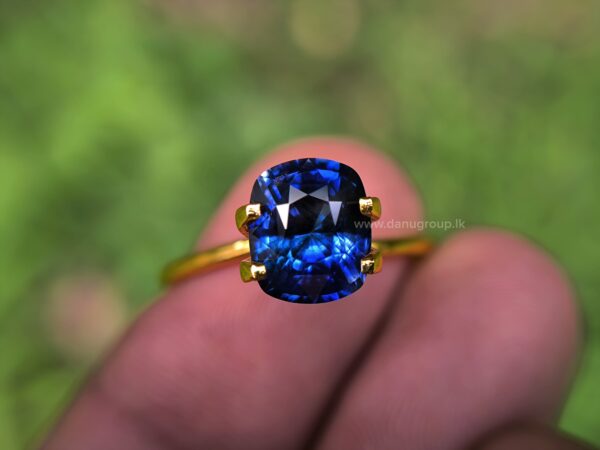 Ceylon Vivid Royal Blue Sapphire