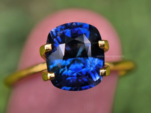 Ceylon Vivid Royal Blue Sapphire