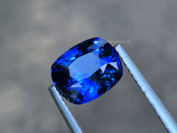 Ceylon Vivid Royal Blue Sapphire