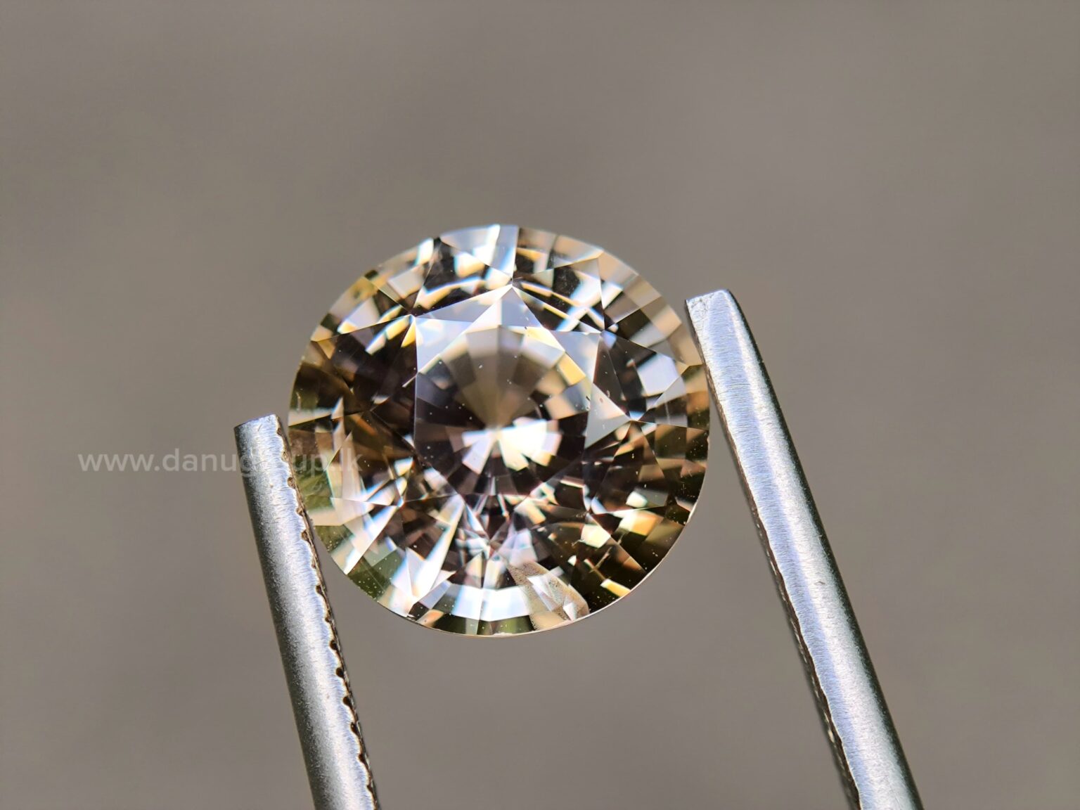 Ceylon Natural Peach Sapphire