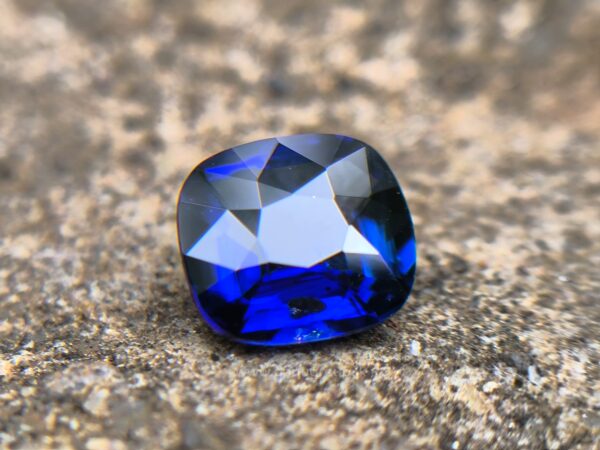 Ceylon Vivid Royal Blue Sapphire