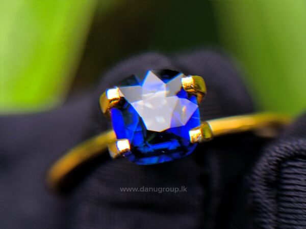 Ceylon Vivid Royal Blue Sapphire