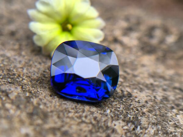 Ceylon Vivid Royal Blue Sapphire