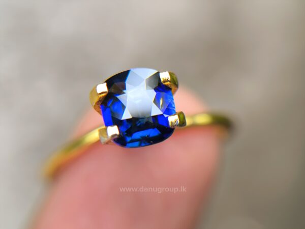 Ceylon Vivid Royal Blue Sapphire