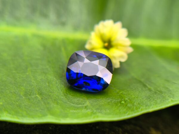 Ceylon Vivid Royal Blue Sapphire