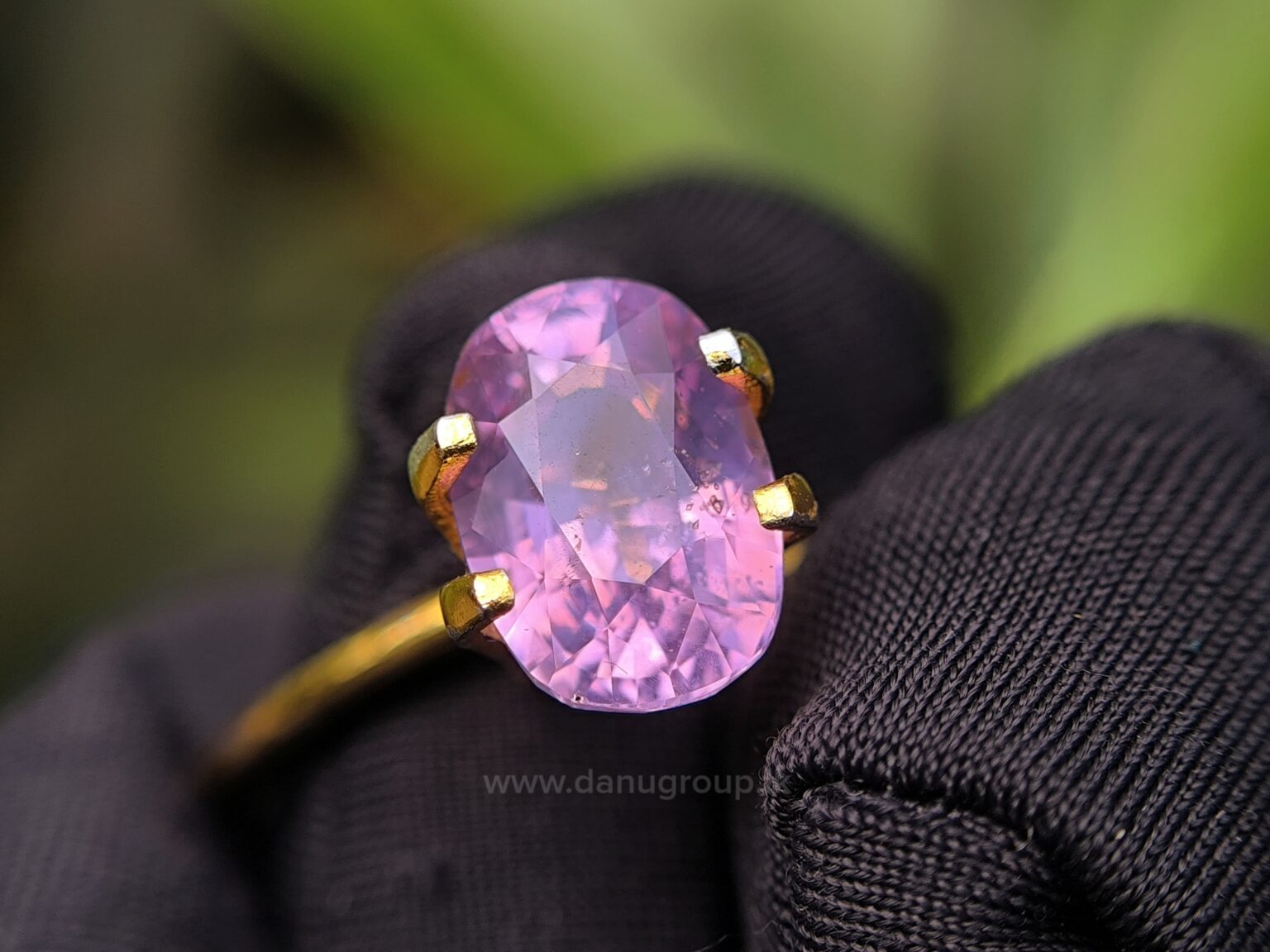 CEYLON NATURAL PURPLISH PINK SAPPHIRE
