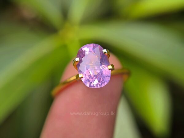 CEYLON NATURAL PURPLISH PINK SAPPHIRE