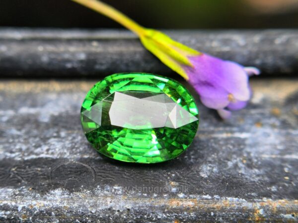 Natural Tsavorite Garnet