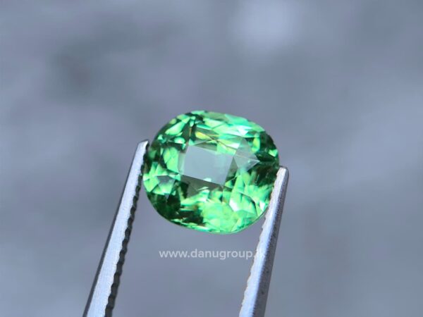 Natural Tsavorite Garnet