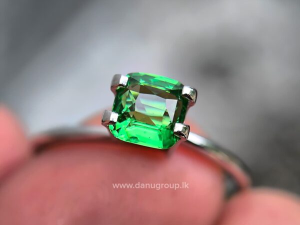 Natural Tsavorite Garnet - Image 4