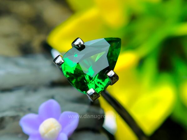 Natural Tsavorite Garnet