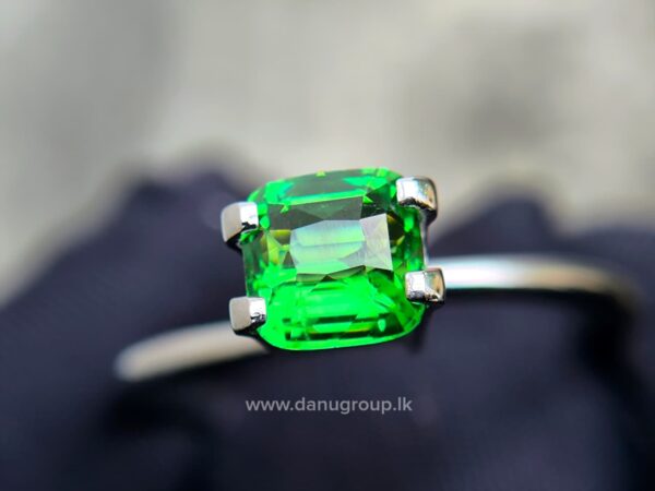 Natural Tsavorite Garnet - Image 8