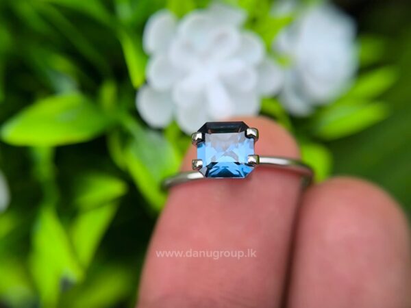 CEYLON NATURAL BLUE SPINEL